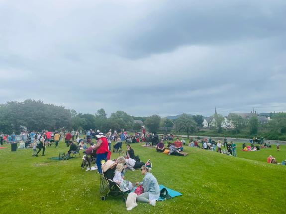 Times and Star: PICNIC: Hundreds of people enjoyed the afternoon in Memorial Gardens Times and Star: PICNIC: Hundreds of people enjoyed the afternoon in Memorial Gardens