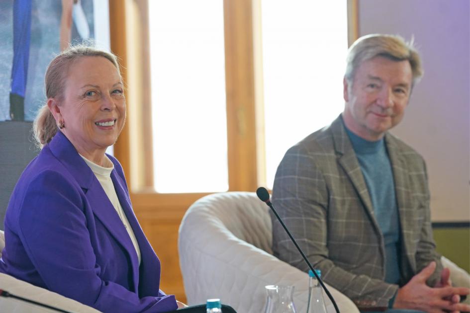 How old are Jayne Torvill and Christopher Dean as they announce retirement? 